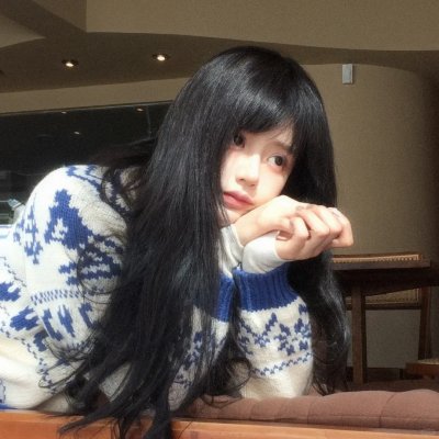 她比烟花寂寞