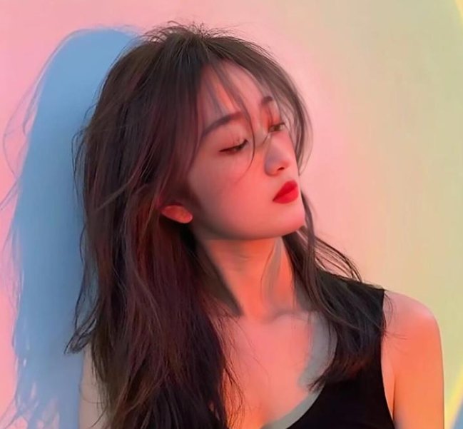 穿黄靴子的女孩